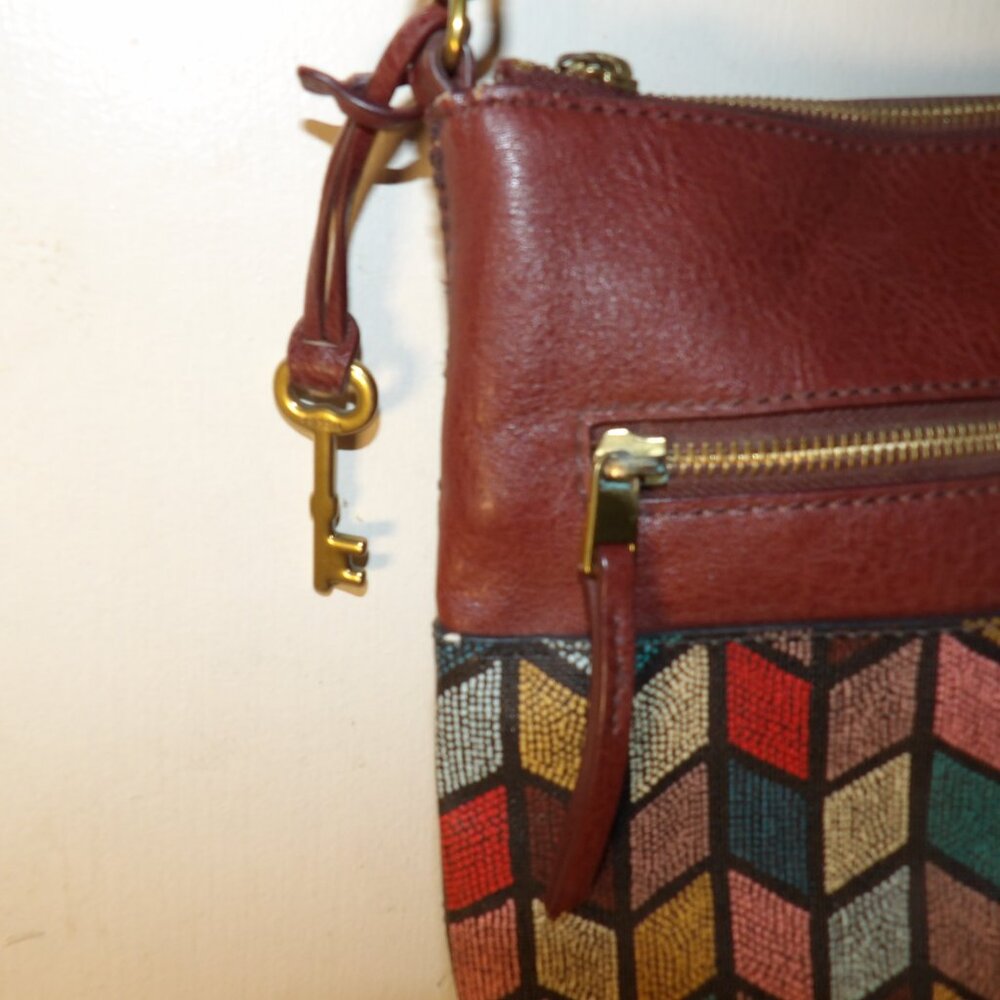 Fossil Vegan Leather Crossbody Bag - Picture 2 of 8